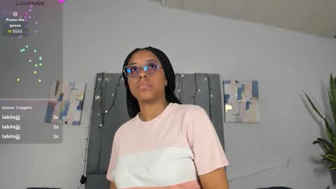 Snapshot of sophia_ebony___ chatting on 01/11/26, 01:27 sophia_ebony___ online show from 01/11/26, 01:27