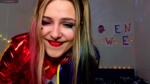 Snapshot of sophia_euphoria chatting on 10/31/25, 08:04 Sophia online show from 10/31/25, 08:04