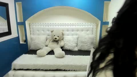 Snapshot of sophia_fox69_ chatting on 10/23/25, 04:28 Sophia  online show from 10/23/25, 04:28