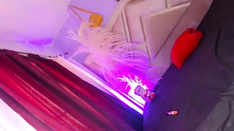 sophia_horny19 online show from 06/16/26, 06:32