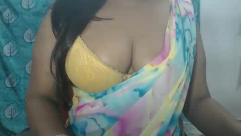 Snapshot of sophia_indian chatting on 01/17/26, 06:33 Sophia Tamil online show from 01/17/26, 06:33