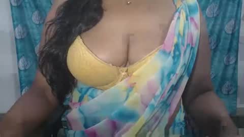 Snapshot of sophia_indian chatting on 02/27/26, 05:40 Sophia Tamil online show from 02/27/26, 05:40