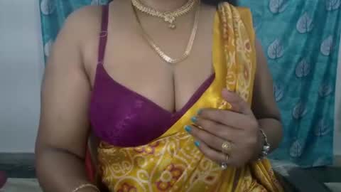 Snapshot of sophia_indian chatting on 04/13/26, 04:51 Sophia Tamil online show from 04/13/26, 04:51