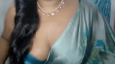 Snapshot of sophia_indian chatting on 04/17/26, 05:10 Sophia Tamil online show from 04/17/26, 05:10