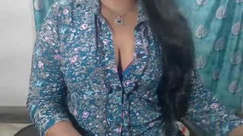 Snapshot of sophia_indian chatting on 04/20/26, 04:26 Sophia Tamil online show from 04/20/26, 04:26