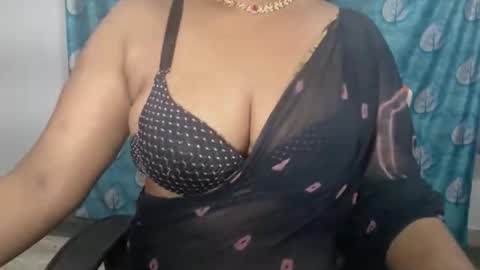 Snapshot of sophia_indian chatting on 05/05/26, 06:43 Sophia Tamil online show from 05/05/26, 06:43