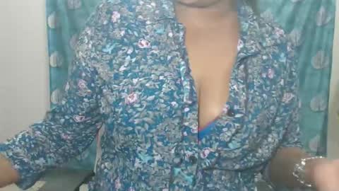 Snapshot of sophia_indian chatting on 05/17/26, 05:16 Sophia Tamil online show from 05/17/26, 05:16