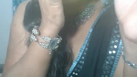 Snapshot of sophia_indian chatting on 05/18/26, 04:51 Sophia Tamil online show from 05/18/26, 04:51