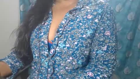 Snapshot of sophia_indian chatting on 06/08/26, 05:41 Sophia Tamil online show from 06/08/26, 05:41