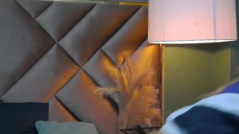 Snapshot of sophia_loreenn chatting on 09/25/25, 01:37 Sofia online show from 09/25/25, 01:37