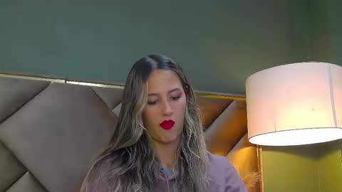 Snapshot of sophia_loreenn chatting on 10/02/25, 02:02 Sofia online show from 10/02/25, 02:02