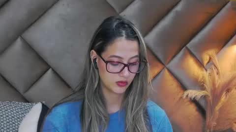 Snapshot of sophia_loreenn chatting on 10/07/25, 01:52 Sofia online show from 10/07/25, 01:52