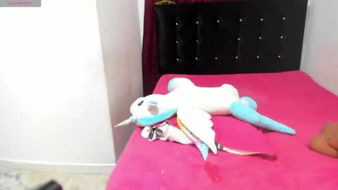 Snapshot of sophia_moons_ chatting on 04/21/26, 12:45 sophia_moons_ online show from 04/21/26, 12:45