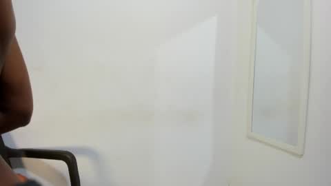 Snapshot of sophia_moons_ chatting on 04/30/26, 05:36 sophia_moons_ online show from 04/30/26, 05:36
