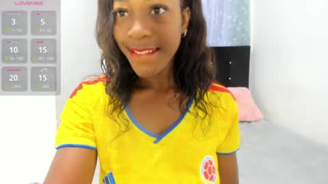 sophia_moons_ online show from 07/04/26, 11:27
