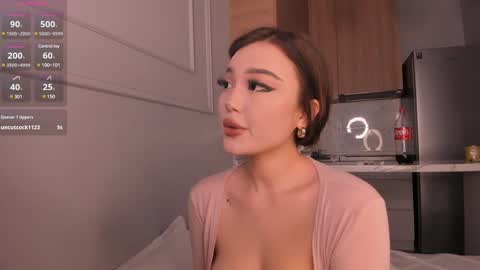 Snapshot of sophia_squirtits chatting on 01/31/25, 10:31 QUEEN OF SQUIRT online show from 01/31/25, 10:31