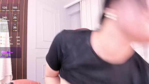 Snapshot of sophia_squirtits chatting on 03/06/25, 01:05 QUEEN OF SQUIRT online show from 03/06/25, 01:05