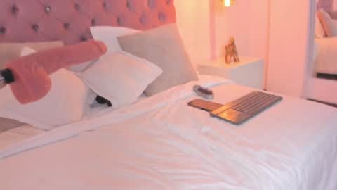 sophia_turneer online show from 01/04/25, 08:49