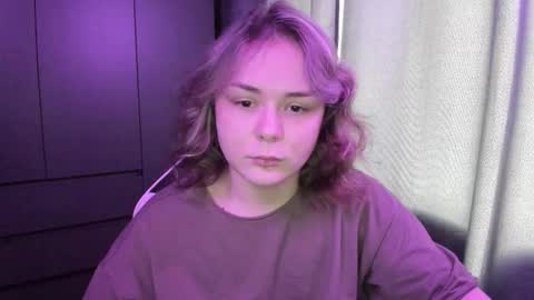 Snapshot of sophia_xi chatting on 12/19/25, 06:20 Sophia online show from 12/19/25, 06:20