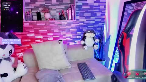 Snapshot of sophiaa_cherry chatting on 11/26/25, 10:22 Sophia online show from 11/26/25, 10:22