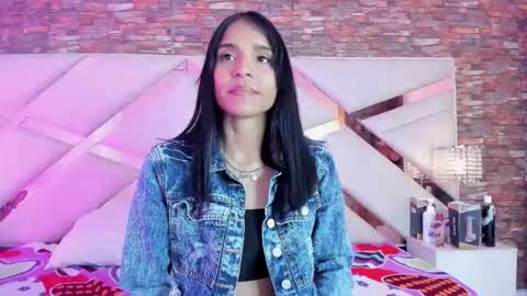 Snapshot of sophiaa_paris chatting on 11/05/25, 01:38 Sophia Paris online show from 11/05/25, 01:38