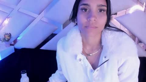 Snapshot of sophiaa_paris chatting on 12/05/25, 03:48 Sophia Paris online show from 12/05/25, 03:48