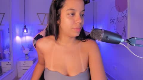 Sophie Hill  online show from 11/27/25, 08:22