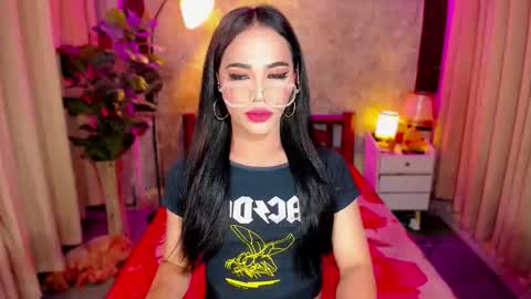 UR HOT SOPHIA online show from 11/27/25, 03:19