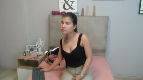 Sophia Bedford online show from 04/17/26, 02:31