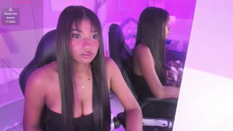 Sophie online show from 11/26/25, 04:35