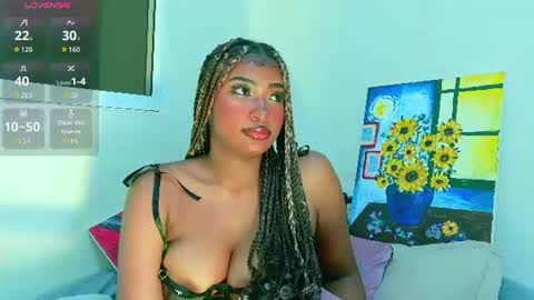 Snapshot of sophiabloss chatting on 07/15/26, 01:33 Sophie online show from 07/15/26, 01:33