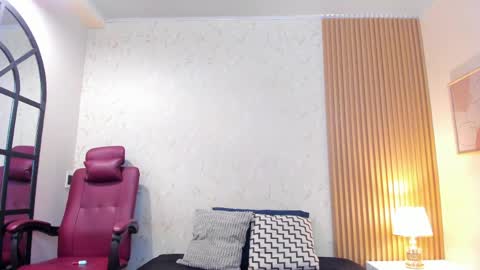 Snapshot of sophiahart_ chatting on 04/17/26, 12:08 Sophia online show from 04/17/26, 12:08