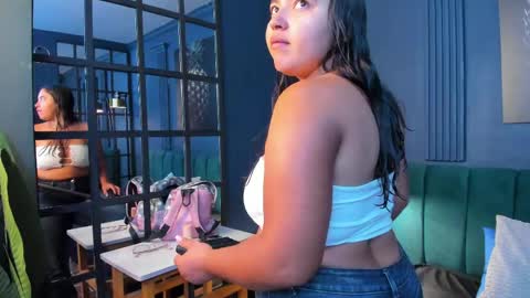 Snapshot of sophiahart_ chatting on 04/25/26, 11:57 Sophia online show from 04/25/26, 11:57