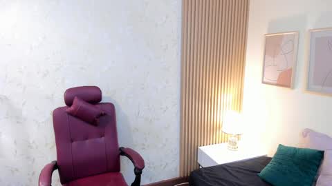 Snapshot of sophiahart_ chatting on 05/31/26, 12:01 Sophia online show from 05/31/26, 12:01
