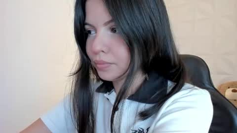 Snapshot of sophiahowland chatting on 04/24/26, 09:39 Sophia Howland online show from 04/24/26, 09:39