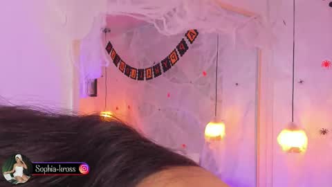 Snapshot of sophiakross chatting on 10/26/25, 08:31 Sophia  online show from 10/26/25, 08:31