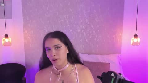 Snapshot of sophiakross chatting on 11/09/25, 07:17 Sophia online show from 11/09/25, 07:17