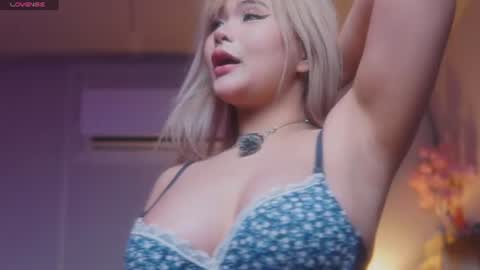 Snapshot of sophialaxx chatting on 06/18/26, 10:47 Sophia online show from 06/18/26, 10:47