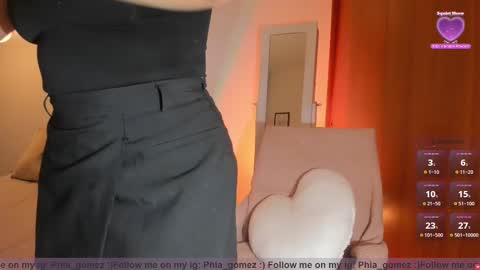 Snapshot of sophiaparker_ chatting on 03/23/26, 09:35 online show from 03/23/26, 09:35
