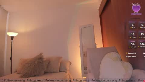 Snapshot of sophiaparker_ chatting on 04/23/26, 12:29 online show from 04/23/26, 12:29