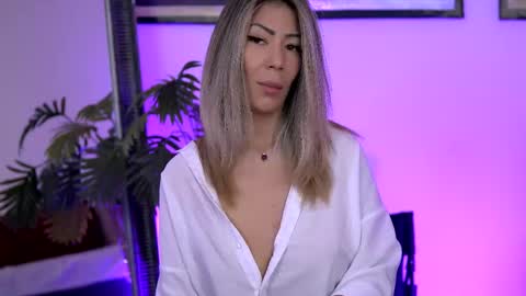 Sophie online show from 05/27/26, 01:35