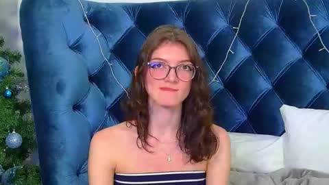 Snapshot of sophiaprove chatting on 12/21/25, 04:36 SophiaProve online show from 12/21/25, 04:36