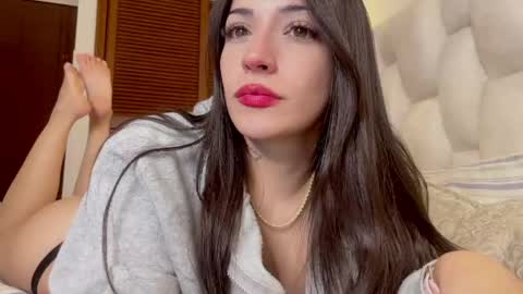 sophiarommie online show from 06/01/26, 07:43