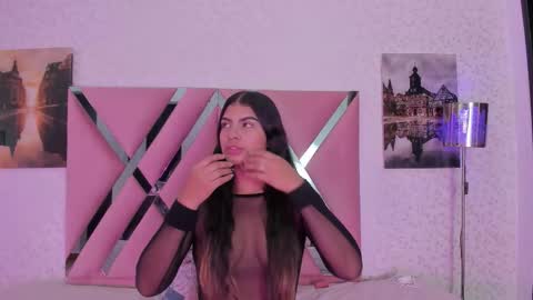 Snapshot of sophiasalazar_ chatting on 11/07/25, 11:54 Sophia Salazar online show from 11/07/25, 11:54