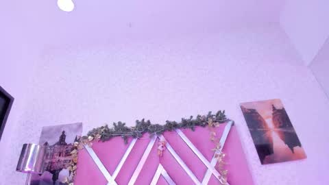 Snapshot of sophiasalazar_ chatting on 11/21/25, 03:54 Sophia Salazar online show from 11/21/25, 03:54