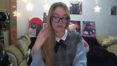 SophiaSonata online show from 10/04/25, 07:56