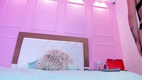 Snapshot of sophiatrista chatting on 11/22/25, 12:37 S O P H I A online show from 11/22/25, 12:37