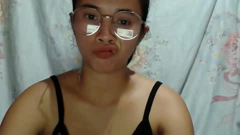 Snapshot of sophie_193 chatting on 04/16/26, 06:09 sophie_193 online show from 04/16/26, 06:09