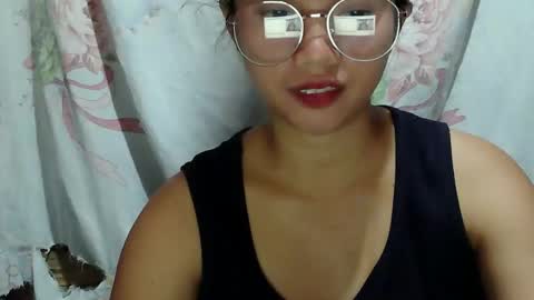 Snapshot of sophie_193 chatting on 04/18/26, 07:07 sophie_193 online show from 04/18/26, 07:07