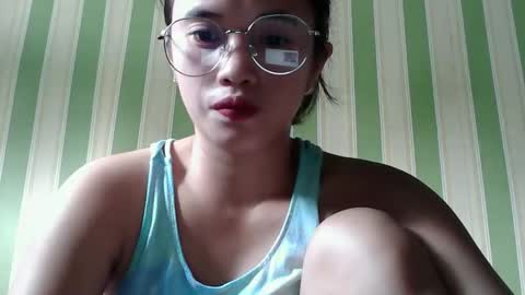 Snapshot of sophie_193 chatting on 04/21/26, 05:47 sophie_193 online show from 04/21/26, 05:47
